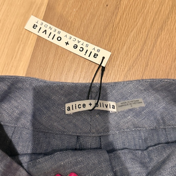 alice + olivia - NWT scarlet high-rise chambray flutter shorts pleated trouser - Picture 4 of 6